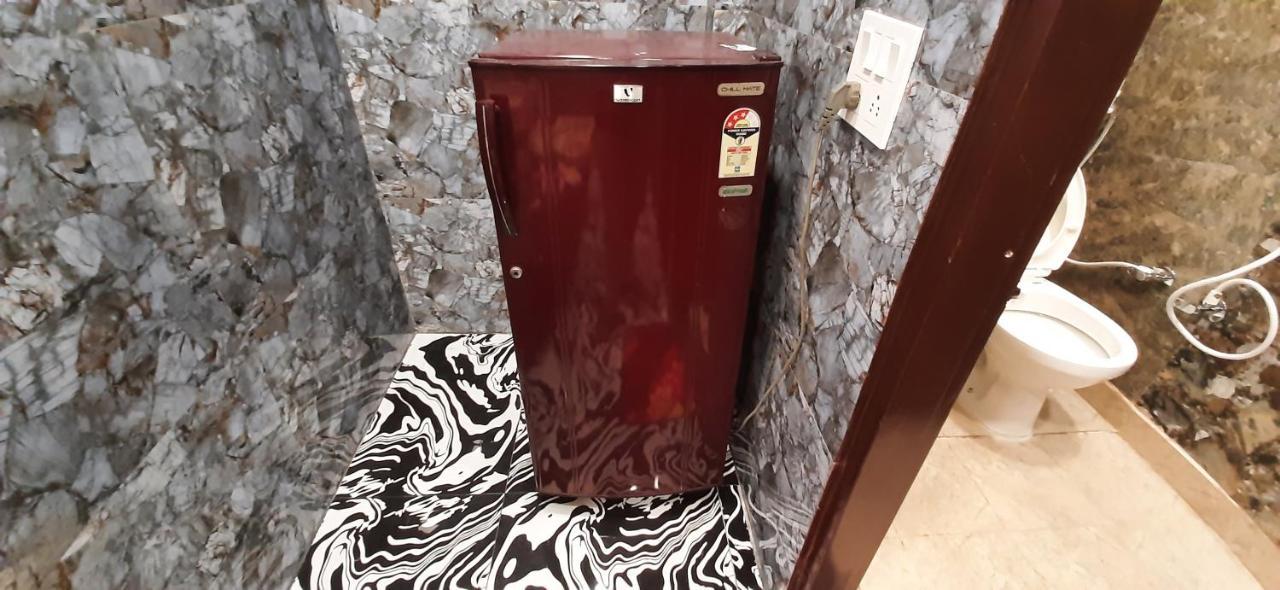 Aggarwal Luxury Room With Private Kitchen Washroom And Balcony Along With Fridge, Ac, Android Tv, Wifi In Main Lajpat Nagar Nueva Delhi Exterior foto