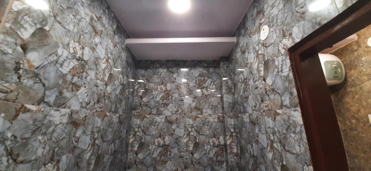 Aggarwal Luxury Room With Private Kitchen Washroom And Balcony Along With Fridge, Ac, Android Tv, Wifi In Main Lajpat Nagar Nueva Delhi Exterior foto